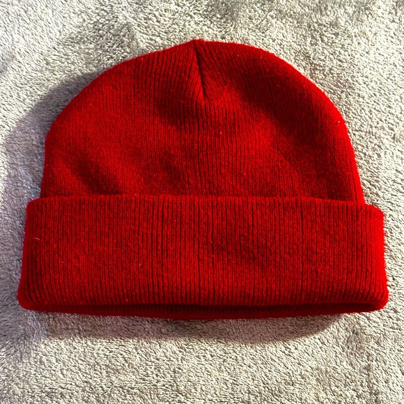 Under Armour maroonish red color. One size fits many - Picture 2 of 2